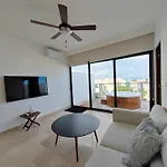 New & Equipped Apartment Steps From The Beach With Pool Jacuzzi By Yeah