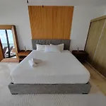 New & Equipped Apartment Steps From The Beach With Pool Jacuzzi By Yeah